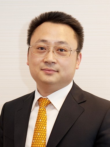 执行董事兼总裁     路长青先生,40岁,为本集团执行董事兼总裁